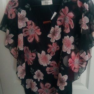 Women's top, black with pink floral Love Delirious